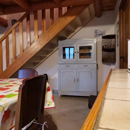 Maison De Charme En Pierre Au Bord D'un Ruisseau, Proche D'un Bourg Medieval - Jardin Et Garage Inclus - Fr-1-582-151 Allègre